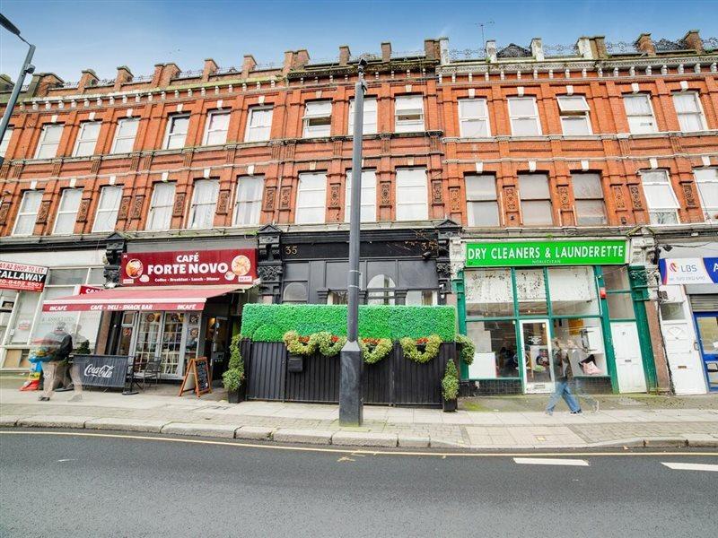 Oyo London Lodge Exterior photo